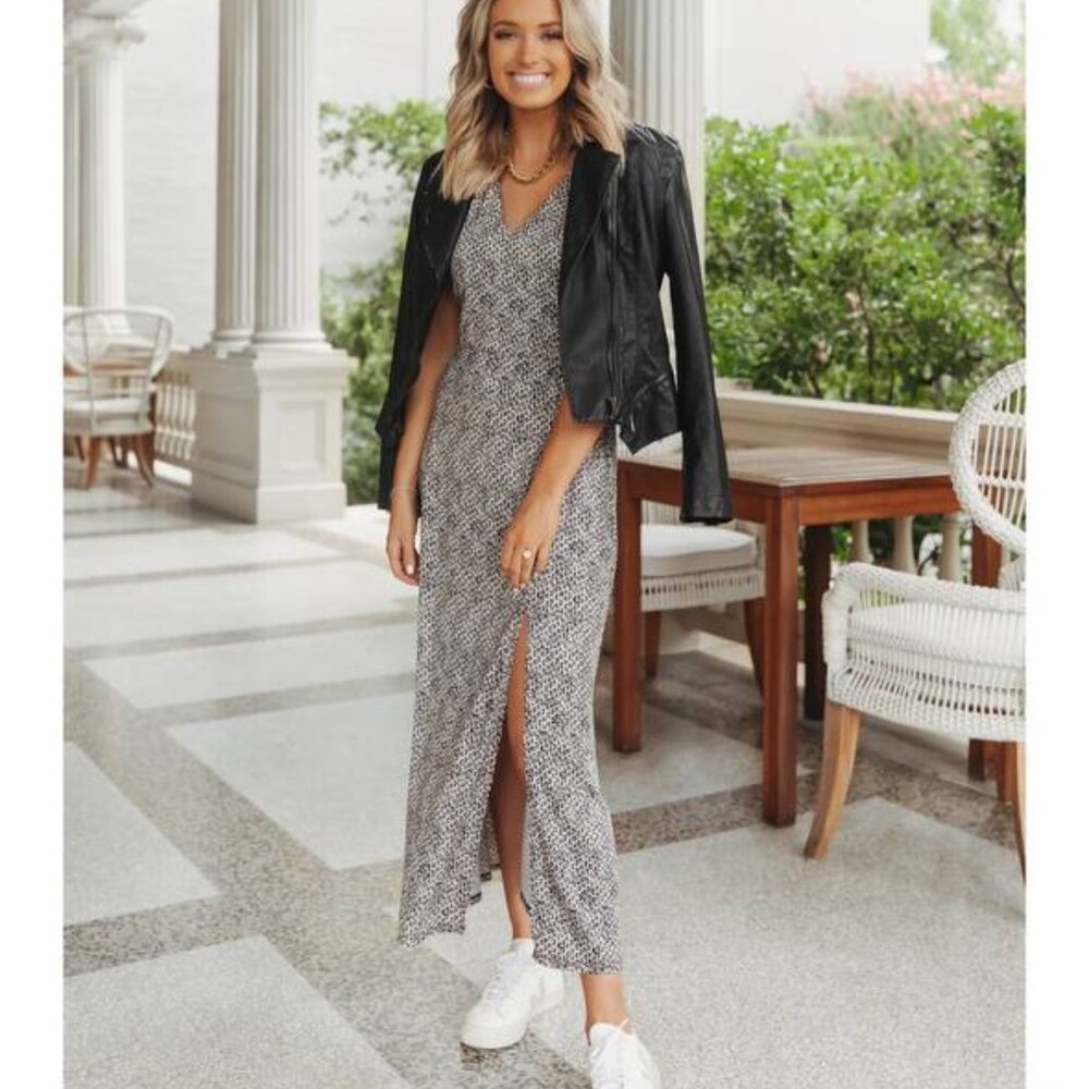 WAYF  Alexa Short Sleeve Midi Dress
